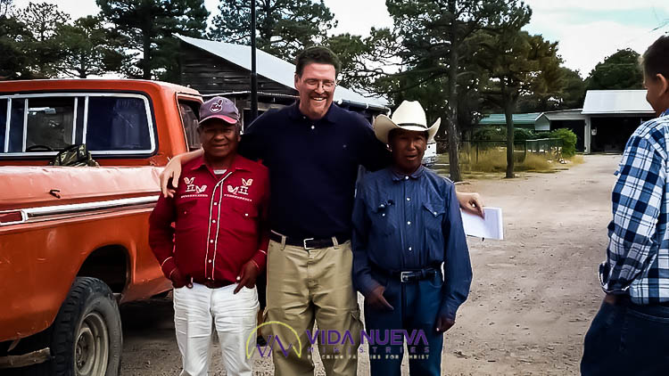 mike with local mexican men